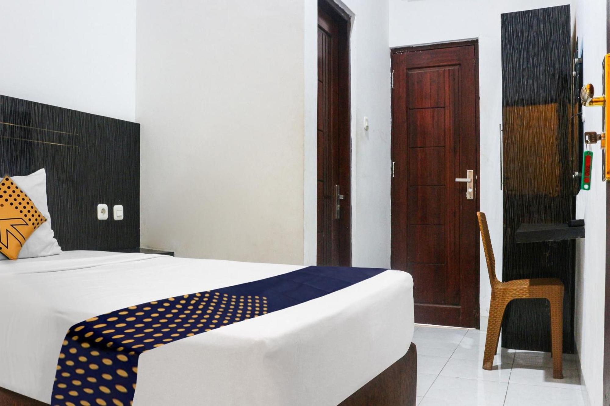Spot On 3605 Clarichie Guest House Kupang  Zewnętrze zdjęcie
