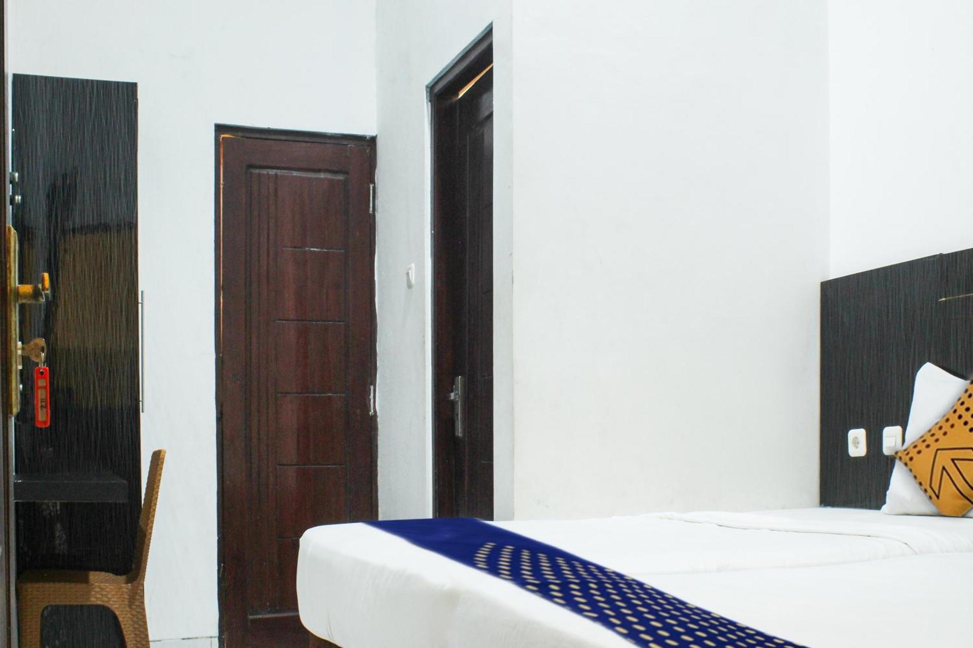Spot On 3605 Clarichie Guest House Kupang  Zewnętrze zdjęcie