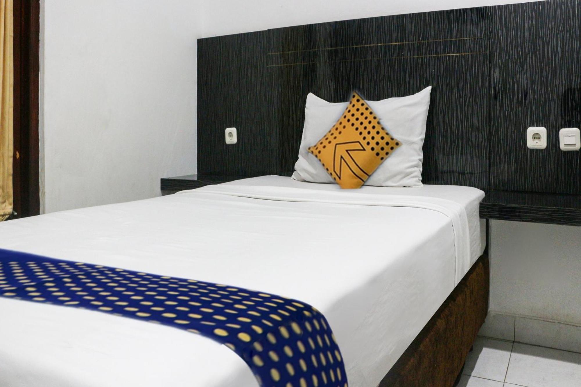 Spot On 3605 Clarichie Guest House Kupang  Zewnętrze zdjęcie