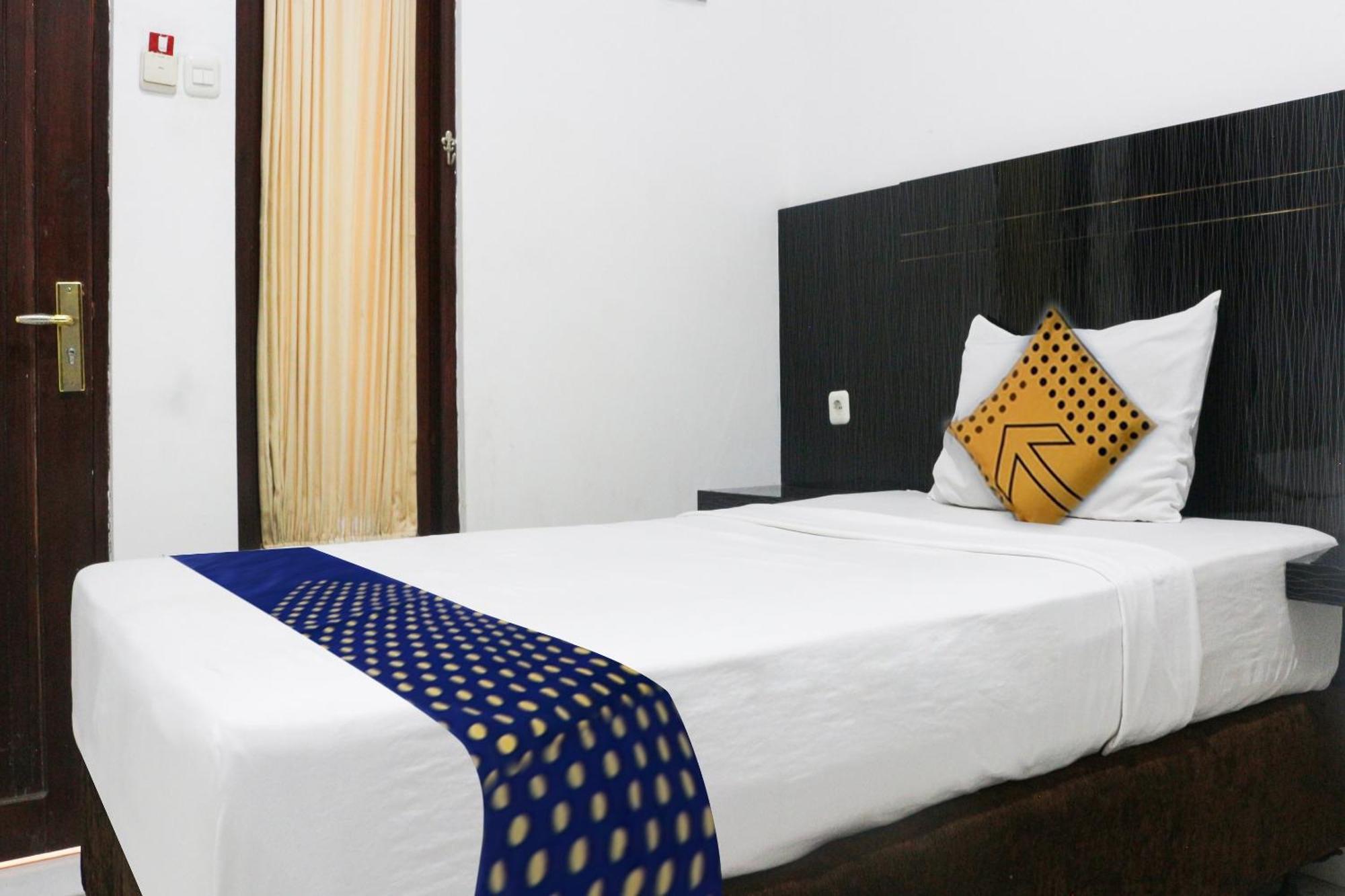 Spot On 3605 Clarichie Guest House Kupang  Zewnętrze zdjęcie