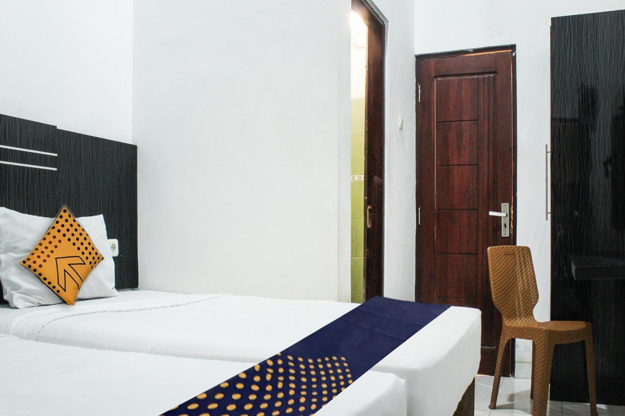 Spot On 3605 Clarichie Guest House Kupang  Zewnętrze zdjęcie